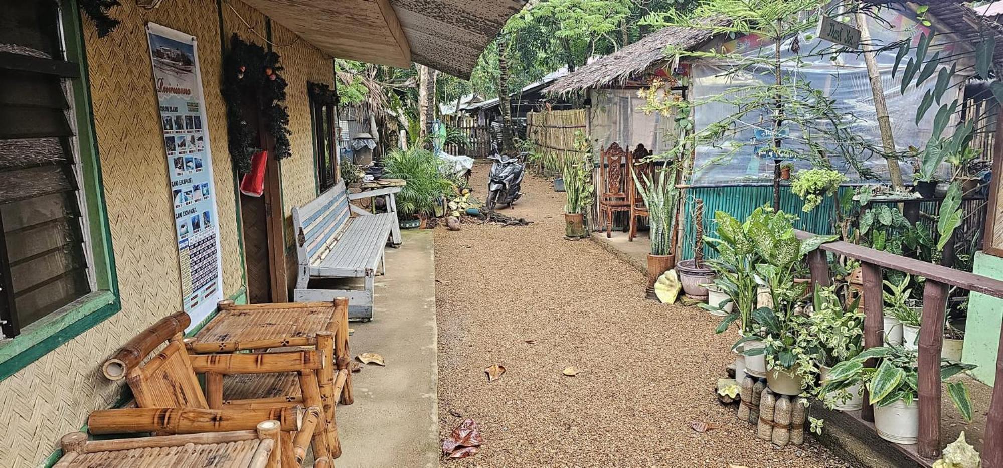 Rovi Homestay Coron Exterior photo